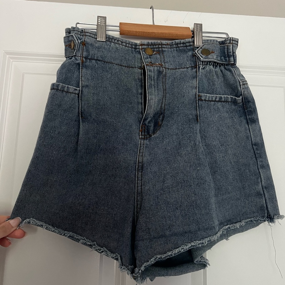 High Waisted Vestique Shorts